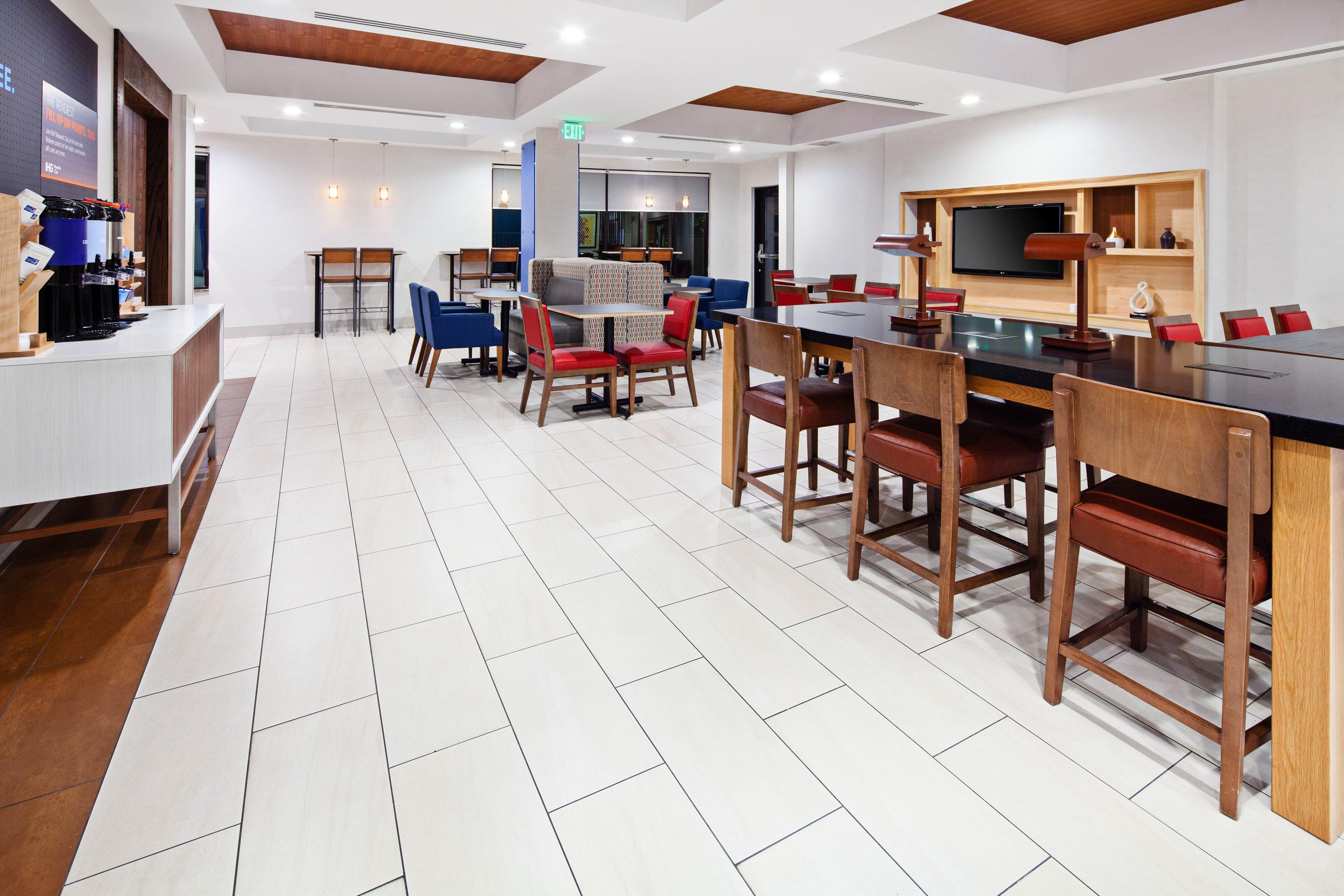 Holiday Inn Express & Suites Clovis Fresno Area By Ihg Exterior photo