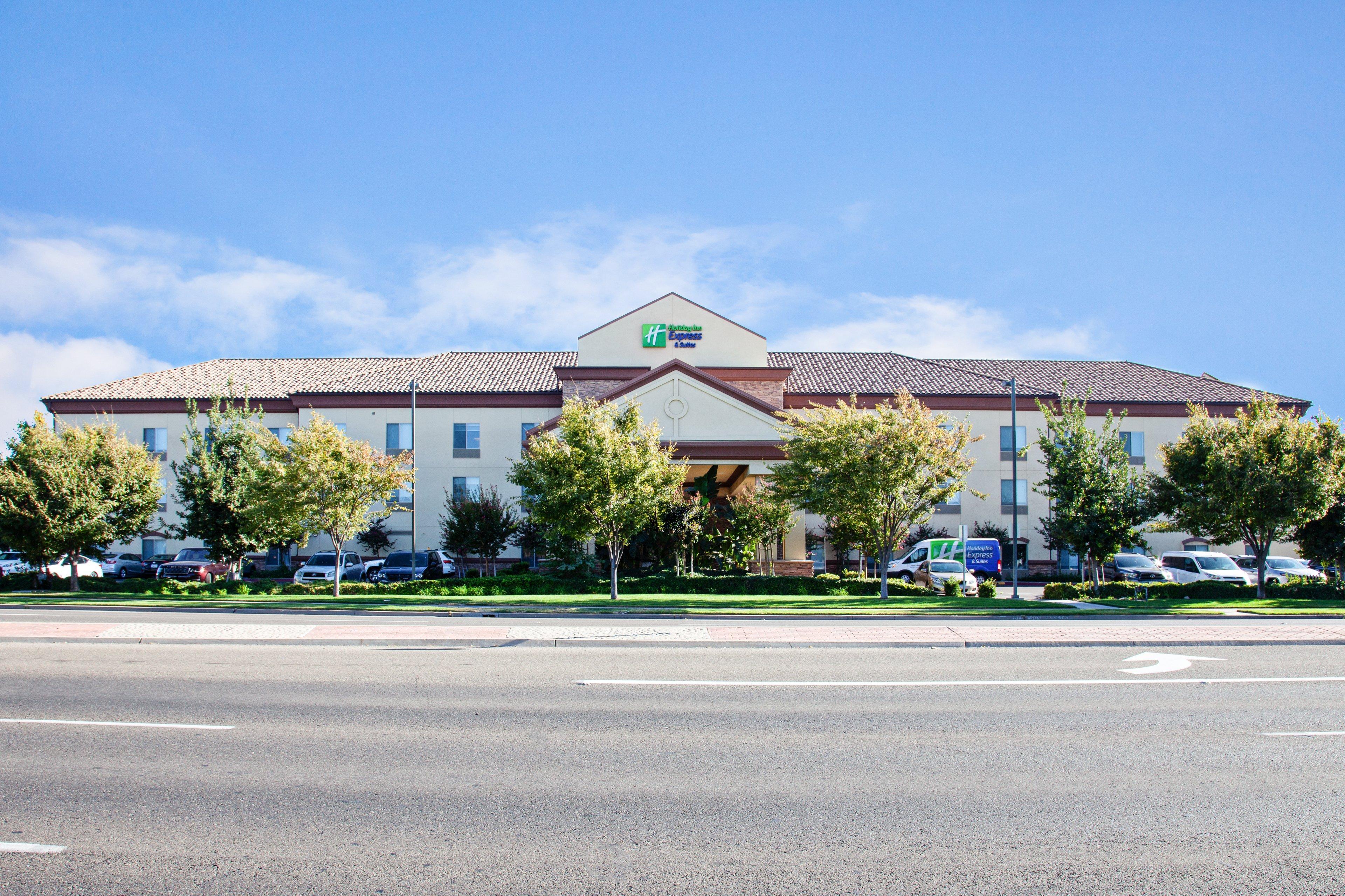 Holiday Inn Express & Suites Clovis Fresno Area By Ihg Exterior photo